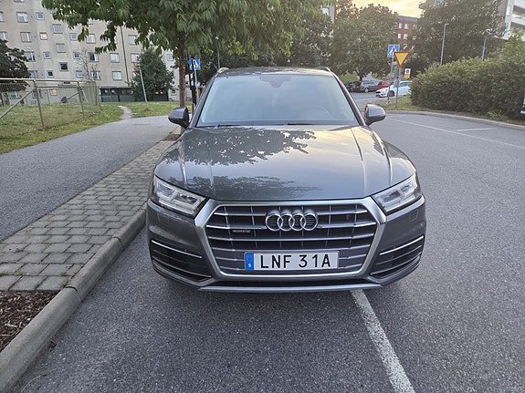 Audi Q5 2 of 7