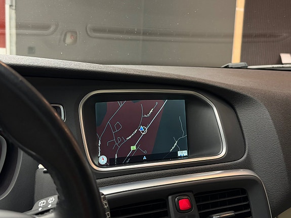 Volvo V40 Cross Country 12 of 26