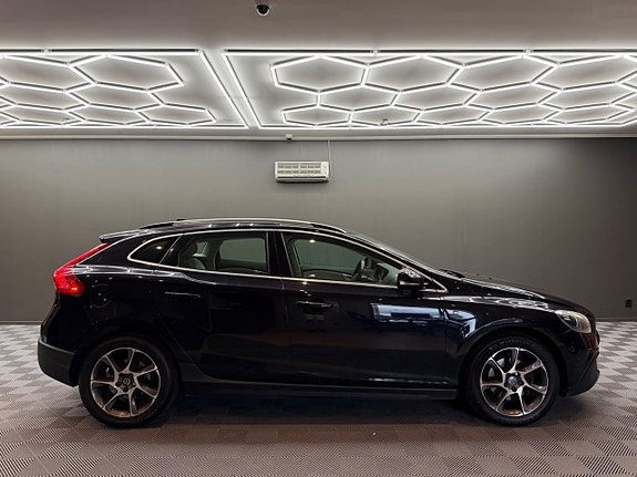 Volvo V40 Cross Country 6 of 26