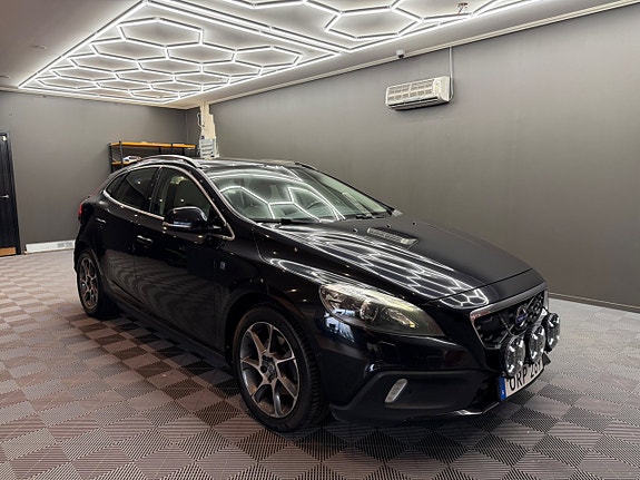 Volvo V40 Cross Country 5 of 26