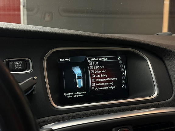 Volvo V40 Cross Country 19 of 26