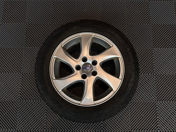 Volvo V40 Cross Country 24 of 26