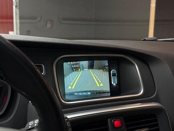 Volvo V40 Cross Country 10 of 26