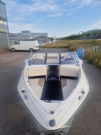 Regal 1700 XR JET MERCURY OPTIMAX 3 of 5