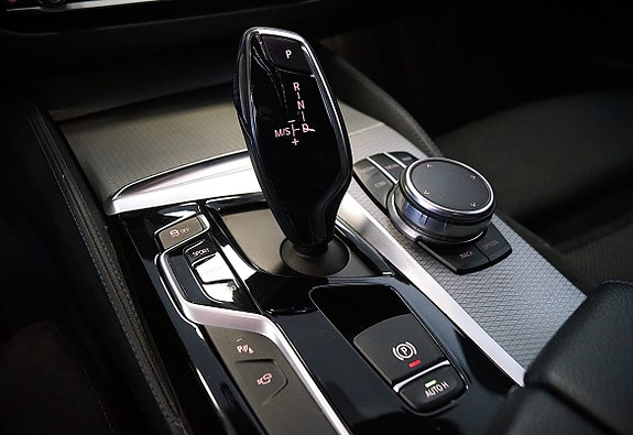 BMW 540i 11 of 16