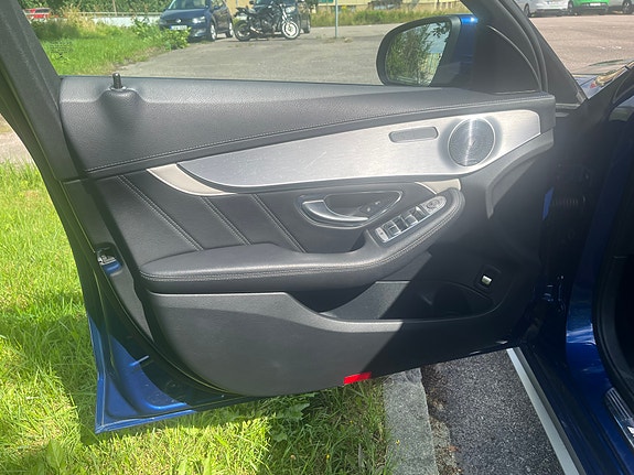 Mercedes-Benz C63 7 of 10