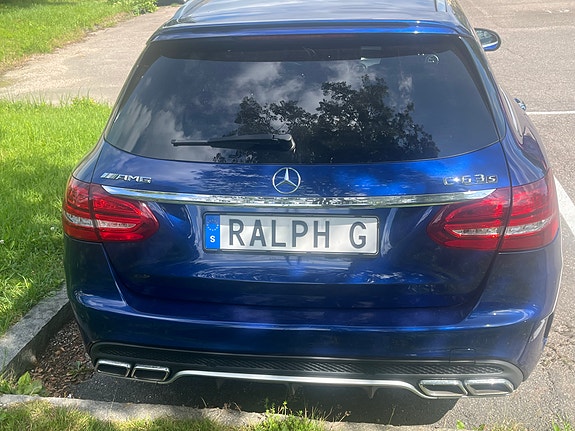 Mercedes-Benz C63 3 of 10