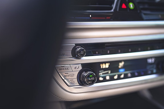 BMW 750Li 25 of 30