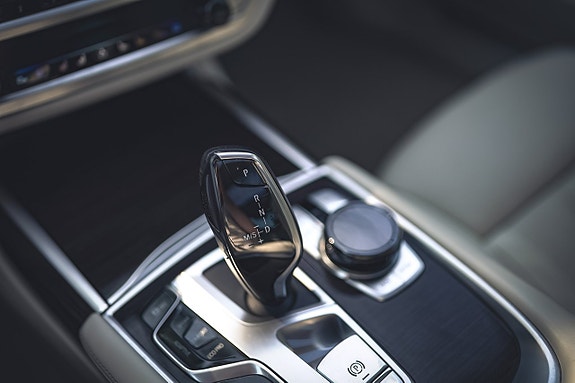 BMW 750Li 19 of 30