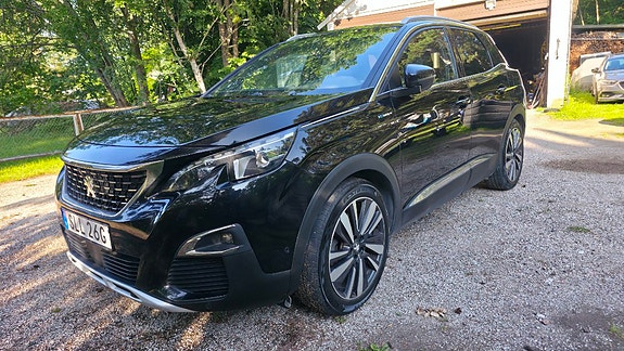 Peugeot 3008 2 of 5