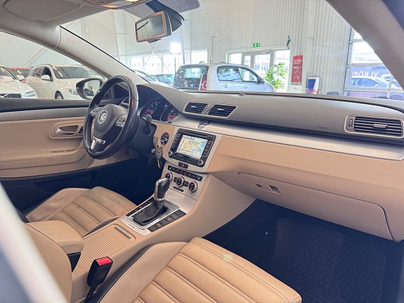 Volkswagen CC 11 of 27