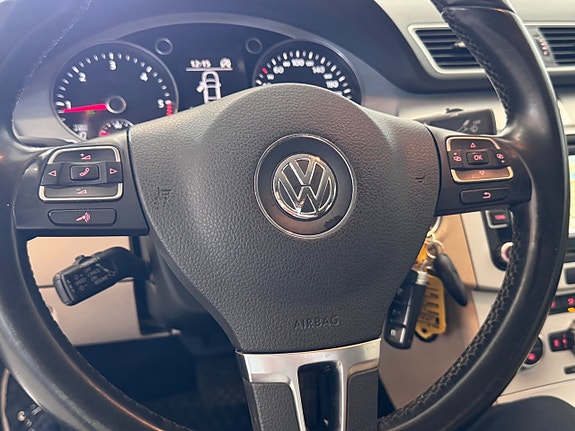 Volkswagen CC 24 of 27