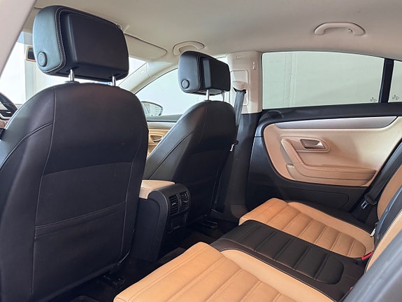 Volkswagen CC 14 of 27
