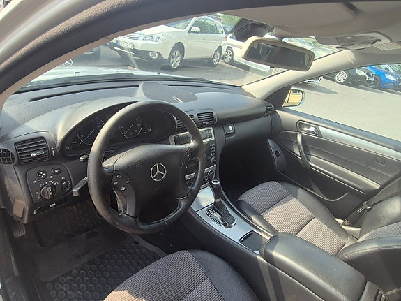 Mercedes-Benz C180 15 of 23