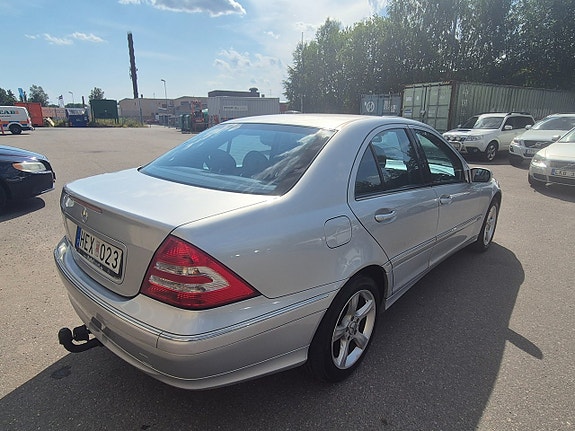 Mercedes-Benz C180 7 of 23
