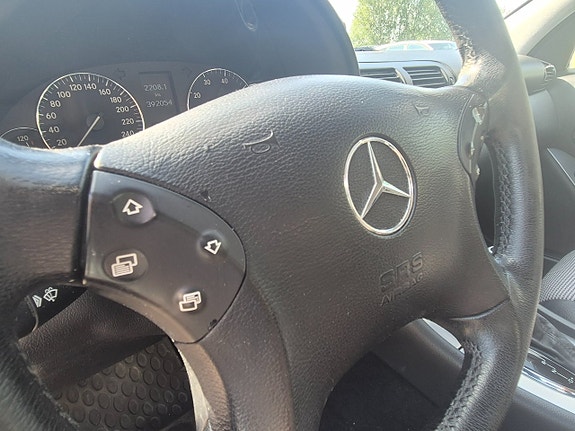 Mercedes-Benz C180 20 of 23