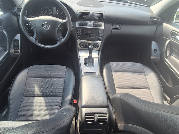 Mercedes-Benz C180 17 of 23