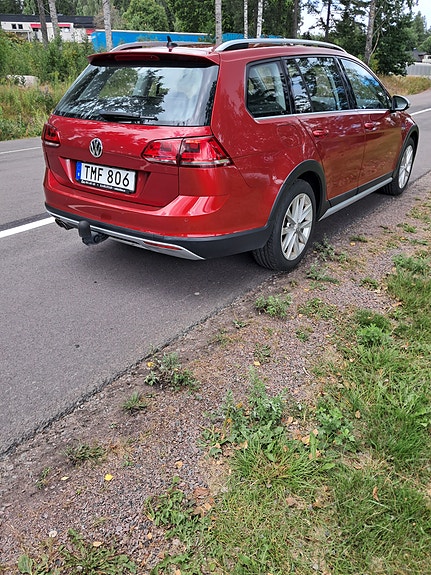 Volkswagen Golf Alltrack 4 of 12