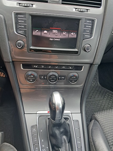 Volkswagen Golf Alltrack 10 of 12