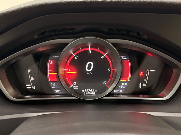 Volvo V40 17 of 27