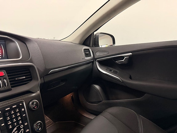 Volvo V40 24 of 27