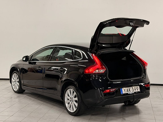 Volvo V40 7 of 27