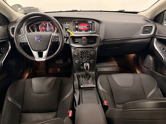 Volvo V40 15 of 27