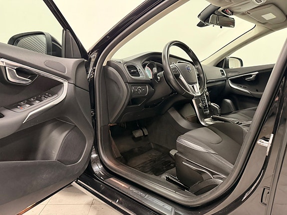 Volvo V40 8 of 27