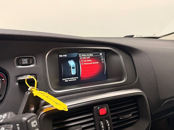 Volvo V40 19 of 27