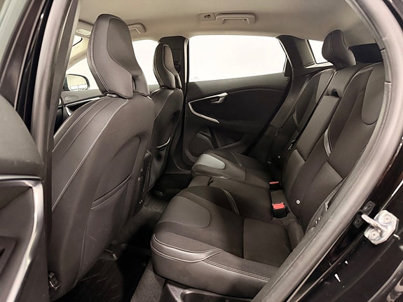 Volvo V40 13 of 27