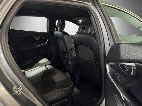 Volvo V40 22 of 24