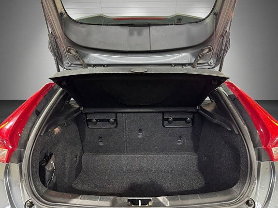 Volvo V40 24 of 24