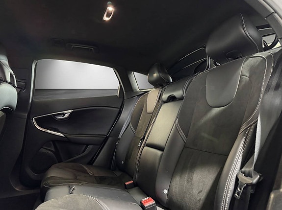 Volvo V40 21 of 24