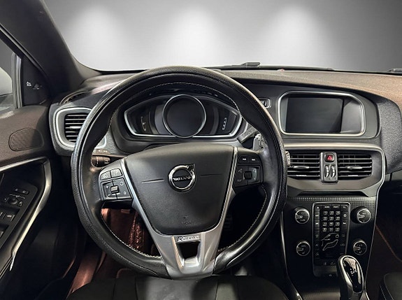 Volvo V40 9 of 24