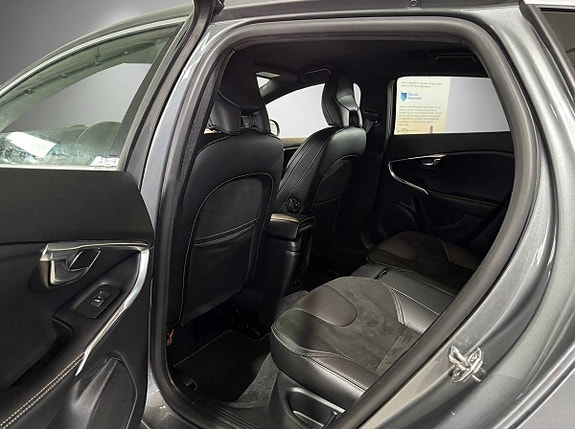Volvo V40 20 of 24