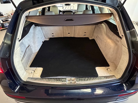 Mercedes-Benz E400 14 of 25