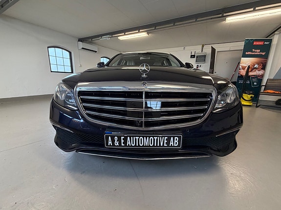 Mercedes-Benz E400 8 of 25