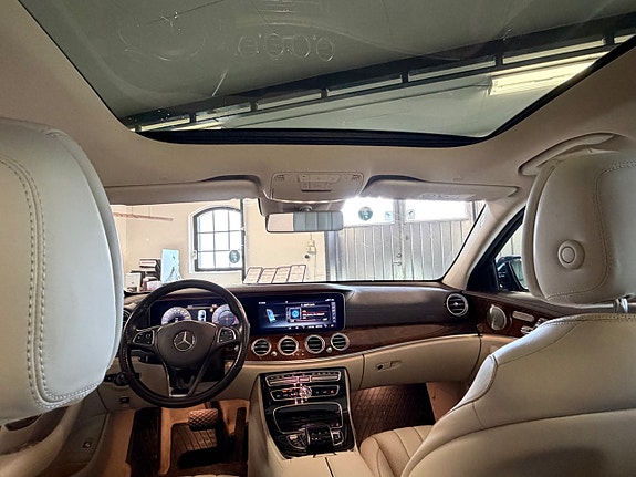 Mercedes-Benz E400 19 of 25