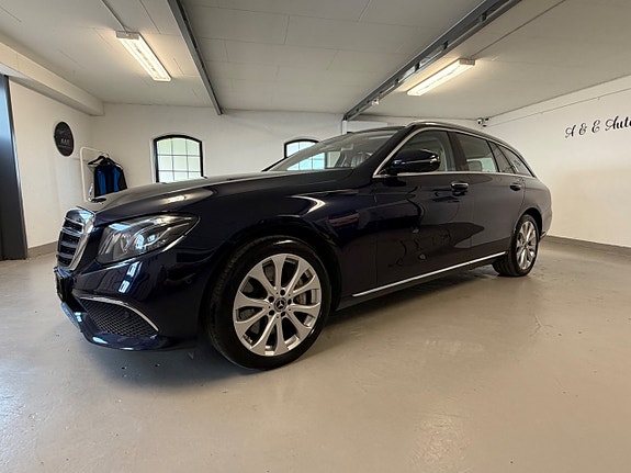 Mercedes-Benz E400 3 of 25