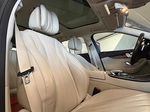 Mercedes-Benz E400 13 of 25