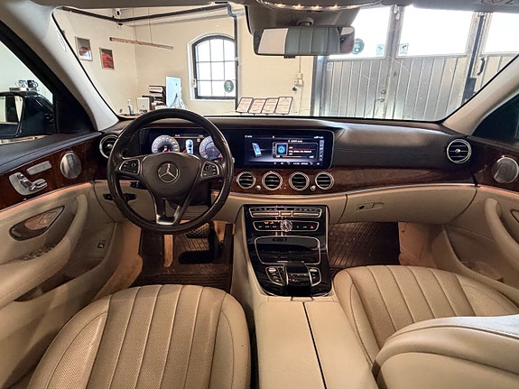 Mercedes-Benz E400 15 of 25