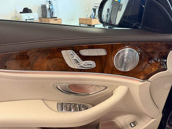 Mercedes-Benz E400 16 of 25