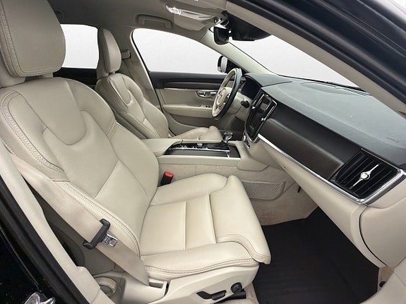 Volvo V90 Cross Country 29 of 30