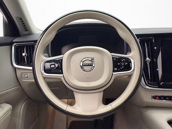 Volvo V90 Cross Country 13 of 30