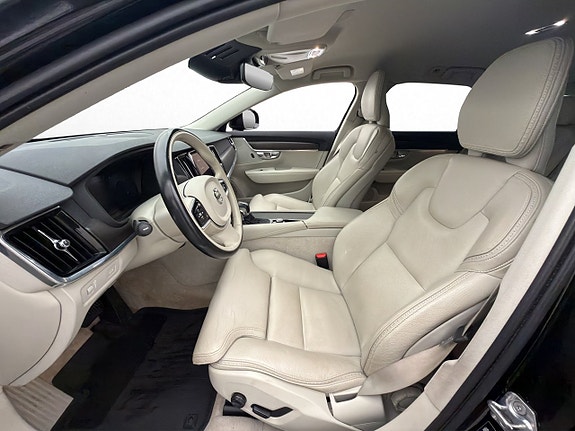Volvo V90 Cross Country 11 of 30