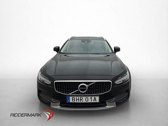 Volvo V90 Cross Country 2 of 30