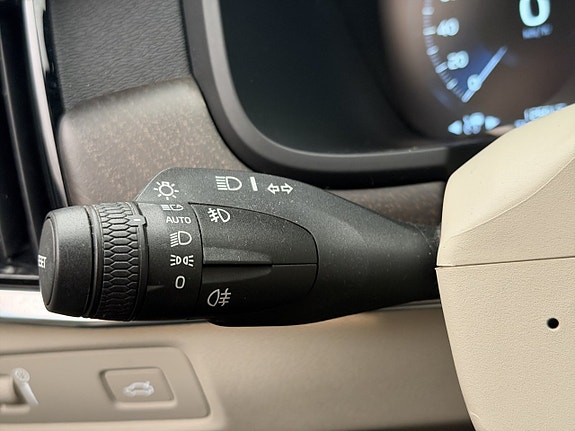 Volvo V90 Cross Country 14 of 30