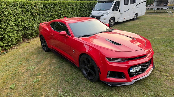 Chevrolet Camaro 2 of 8