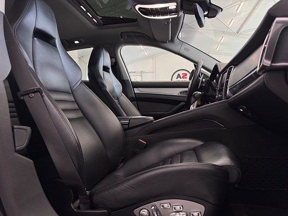 Porsche Panamera 4 13 of 28