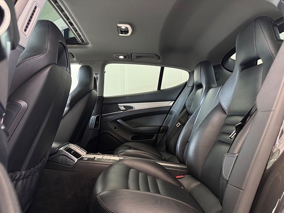 Porsche Panamera 4 16 of 28